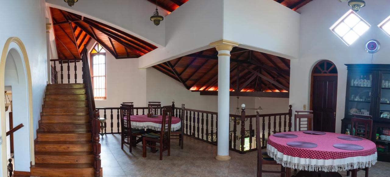 Simon'S Lodge Hikkaduwa Exterior photo